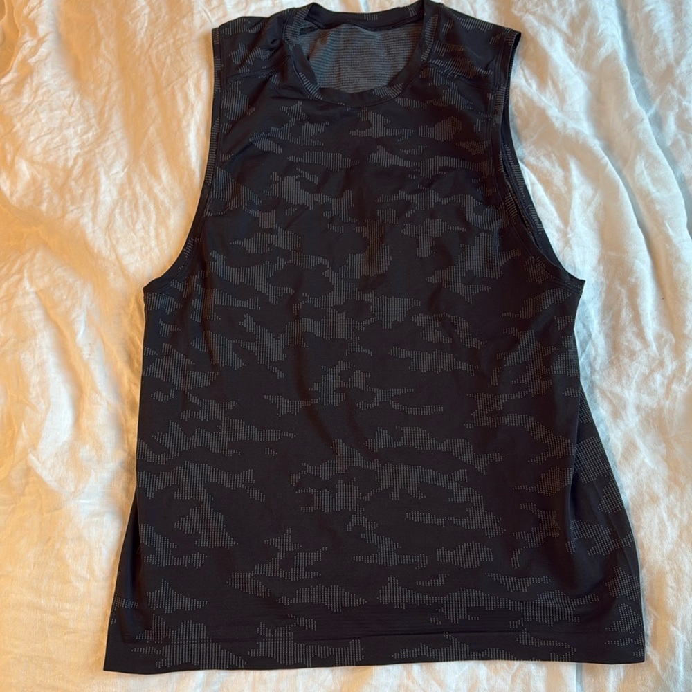 Lululemon men’s tank top medium, black and grey camo. Great condition.